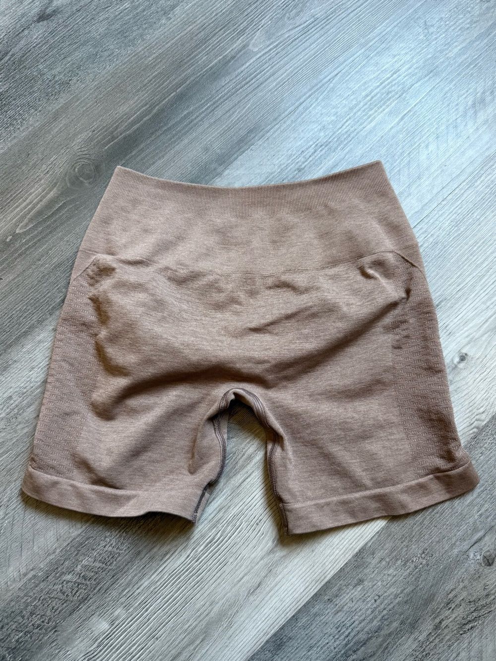 Alphalete Amplify Contour Short 5” High Rise Sand NEW Medium - Picture 7 of 12